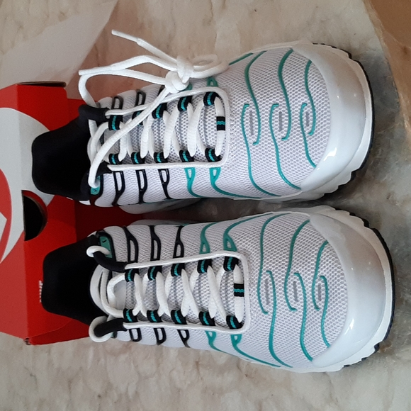 Nike Air Max Plus - Picture 3 of 8
